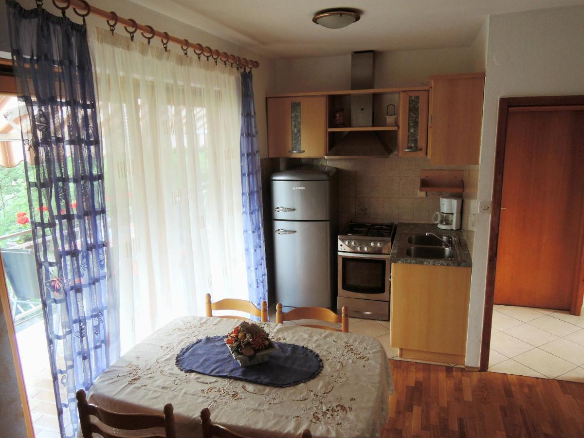 Apartments Sabina I Grapes Малинска Экстерьер фото