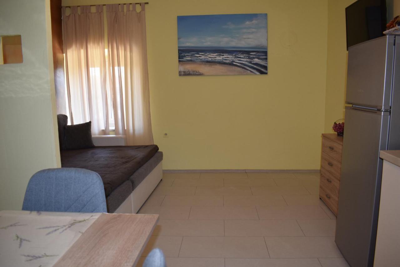 Apartments Sabina I Grapes Малинска Экстерьер фото